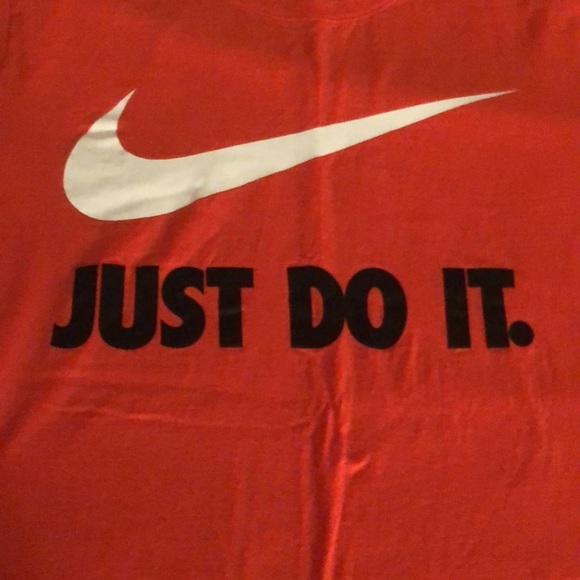 Nike T-Shirt - Picture 2 of 3